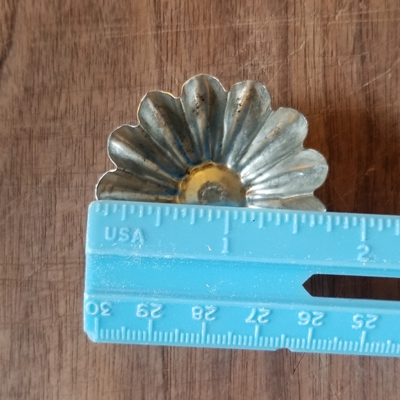 Vintage mini fluted tins, Sweden - Picture 2 of 7